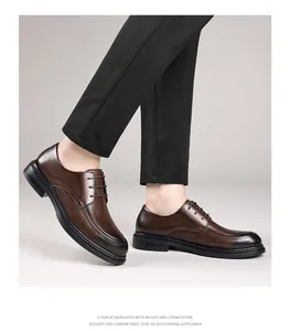 Braune atmungsaktive Business-Herrenschuhe mit elegantem gelochtem Hohlmuster