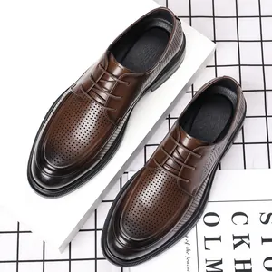 Atmungsaktive braune Business-Schuhe für Herren aus Leder mit stilvollen Perforationen