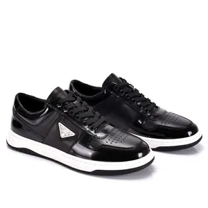 Classic black men's low-top casual leather sneakers with lace-up design