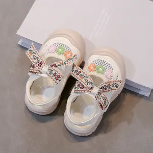 Sandalias de princesa de malla para niñas con detalles florales y lazos estampados