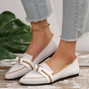 Chaussures plates pointues blanches en maille pour femme avec nœud beige et style décontracté