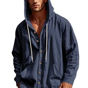 Vue détaillée de la chemise à capuche en lin bleu marine pour hommes, montrant la texture