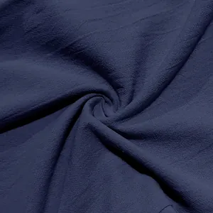 Makroansicht der marineblauen, atmungsaktiven Baumwoll-Leinen-Stofftextur mit Webdetails