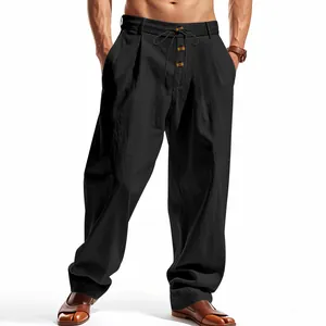 Detailansicht der lockeren Baumwoll-Leinen-Freizeithose für Herren mit Kordelzug.