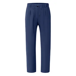 Detailansicht der dunkelblauen Herren-Leinenhose mit bequemem Kordelzug in der Taille.