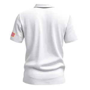 Achteraanzicht van wit linnen heren poloshirt met Amerikaanse vlag borduursel