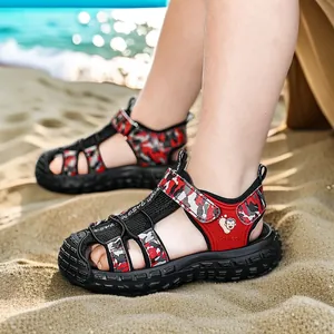Boys' closed-toe sports sandals with red camouflage pattern for summer beach activities