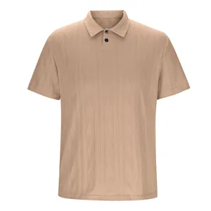 Herren Kurzarm-Polohemd mit Zopfstrickmuster in Khaki, klassischem Reverskragen und Knopfleiste.