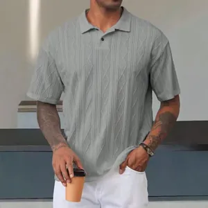 Klassisches graues Polohemd für Herren mit Strukturstrick und kurzem Arm für den Sommer
