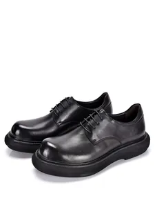 Klassische schwarze Derby-Schuhe aus echtem Leder mit dicker Plateausohle
