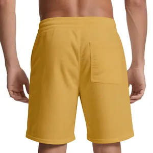 Dettaglio vista posteriore di pantaloncini casual in velluto a coste giallo uomo