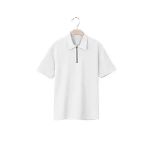 Detailansicht eines weißen Herren-Poloshirts mit Jacquard-Struktur und Reißverschluss
