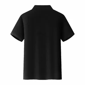 Polo nera da uomo a maniche corte, vista posteriore, abbigliamento estivo traspirante