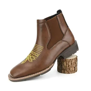 Bruine heren Chelsea boots met geel borduurwerk en elastische zijpanelen voor een detailweergave