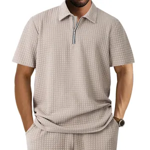 Detailansicht des schweren Jacquard-Poloshirts mit Reißverschlusskragen für Herren