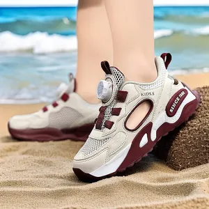 Chaussures de sport respirantes pour enfants avec système de laçage à cadran sur plage