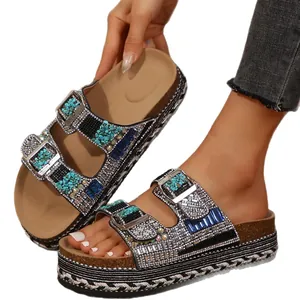 Sandali con zeppa in stile etnico bohémien con doppie fibbie e strass luccicanti decorati