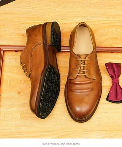 Klassische rahmengenähte braune Derby-Schuhe aus Pferdeleder mit runder Zehenkappe