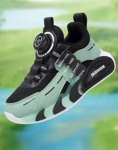 Zapatillas deportivas transpirables para niños en color verde menta con cierre giratorio