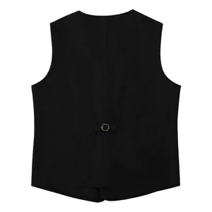 Vista posterior de un chaleco de lana negro para hombre con hebilla de ajuste en la espalda.