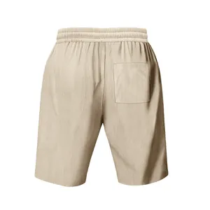 Rückansicht von beigen Cord-Shorts für Herren mit elastischem Bund und Gesäßtasche