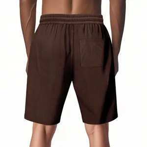 Detailansicht der braunen schweren Cord-Freizeitshorts für Herren mit elastischem Bund
