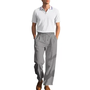 Vorderansicht von weißem Poloshirt und grauer Leinenhose für Herren, Business-Set.