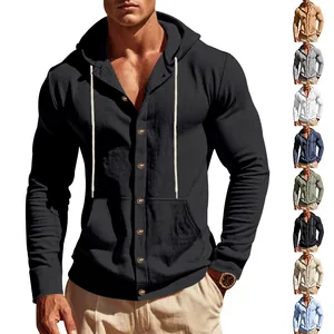 Colección de camisas con capucha para hombre en ocho colores lisos y detalles de botones.