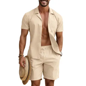Lässiges zweiteiliges Herren-Sommerset mit Kurzarmhemd und passenden Shorts