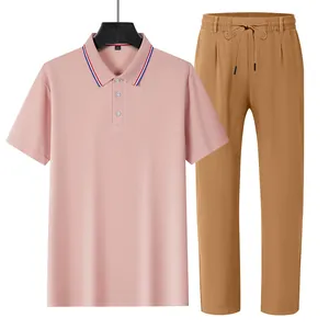Herren Polo-Shirt in Rosa und khakifarbene Leinenhose im Set für Business Casual