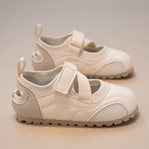 Lightweight girls' ballet-style trainer sneakers in cream with breathable mesh