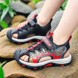 Sandales de sport pour garçons avec bout fermé respirantes en noir et rouge pour l'été