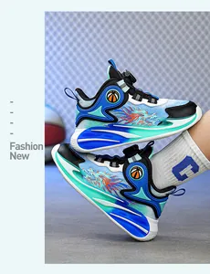 Detailansicht von Kinder-Basketballschuhen mit Mesh und praktischem Drehverschluss.