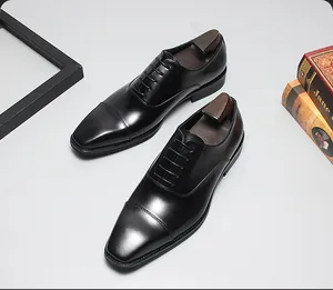 Zapatos Oxford clásicos para hombre en negro con puntera cuadrada pulida