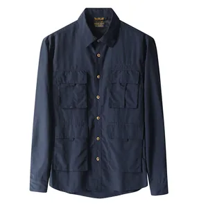 Camisa informal de hombre azul marino con manga larga y cuatro bolsillos utilitarios