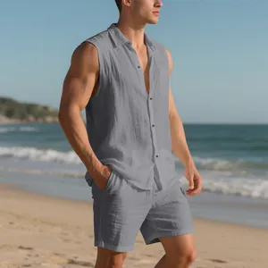 Completo casual da uomo in lino con camicia senza maniche e pantaloncini