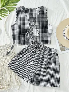 Ensemble deux pièces décontracté à carreaux noir et blanc avec débardeur lacé et short