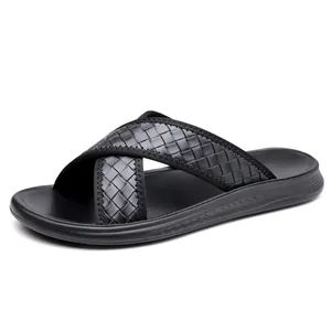 Black men's sandals with woven criss-cross straps, breathable and anti-slip beach slides