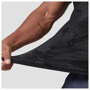 Close-up of men's athletic shirt showing seamless jacquard texture and high elasticity.