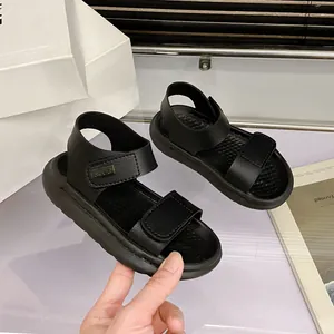 Sandales de sport noires élégantes pour enfants avec semelles antidérapantes pour l'été