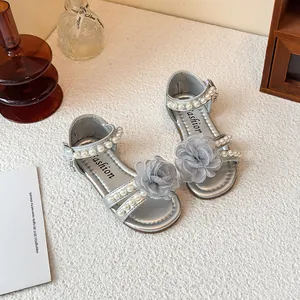 Elegante zilveren prinsessensandalen voor meisjes met bloemen en parels zomer