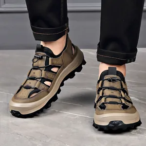 Sandales d'extérieur pour hommes avec bout fermé et semelle en mousse souple pour l'été.