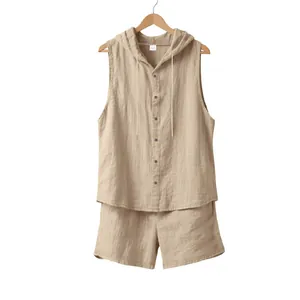 Detailansicht eines ärmellosen Kapuzenhemdes und Shorts Sets für Herren aus Leinenstoff