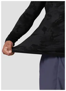 Detail of seamless camo jacquard long sleeve sports t-shirt showing high elasticity