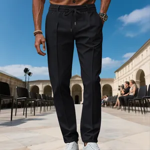 Vue détaillée du pantalon business décontracté slim pour homme noir avec cordon de serrage