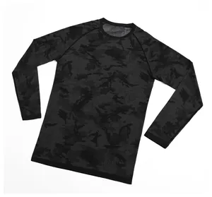Detail view of seamless jacquard athletic long sleeve shirt with camouflage pattern