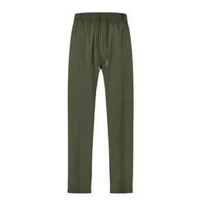Vue de face du pantalon décontracté pour hommes vert olive avec un cordon de serrage