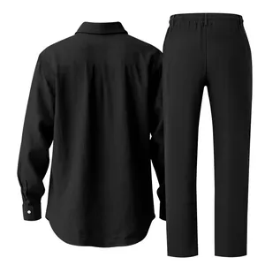 Vista posteriore dettagliata del set camicia e pantaloni in lino nero da uomo