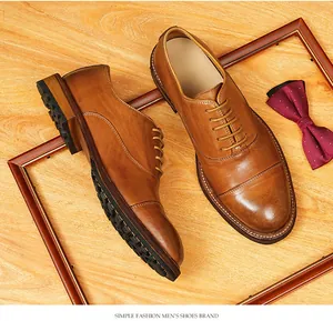 Vue détaillée des chaussures richelieu en cuir de cheval cousues Goodyear.