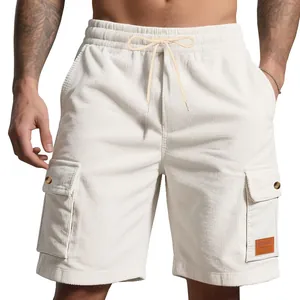 Weiße Cord-Cargoshorts für Herren mit lockerer Passform und praktischen Seitentaschen